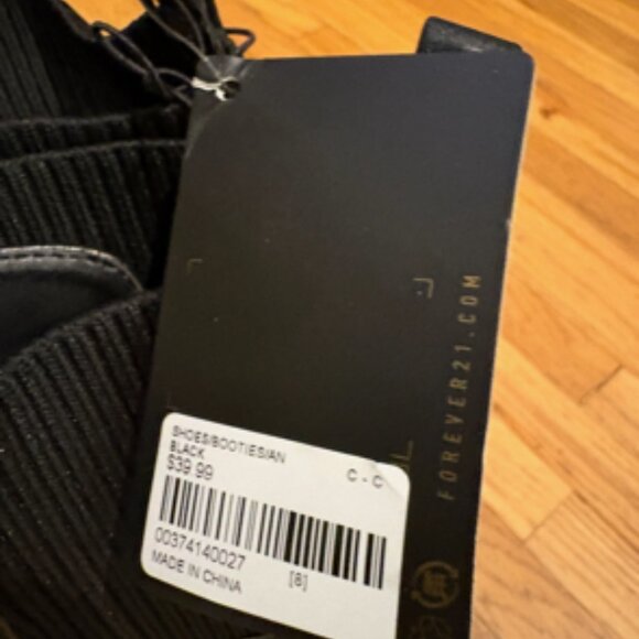 NWT Forever 21 Black Heeled Platform Combat Booties Size 8 - Picture 6 of 9